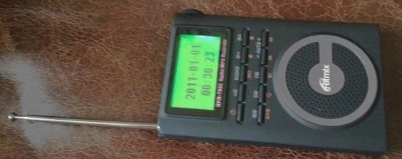 一群俄罗斯业余无线电爱好者在论坛里讨论德生等品牌新品收音机