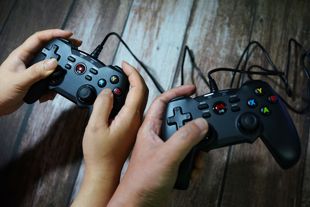 北通蝙蝠4手柄测试,北通游戏手柄蝙蝠2