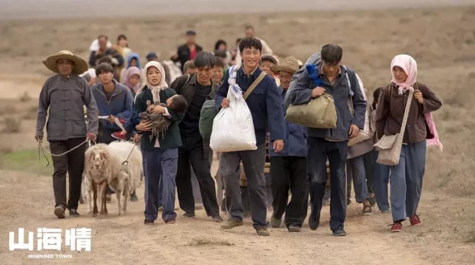 导演界的“扫地神僧”，10年8部神剧，他撑起了国产剧半壁江山