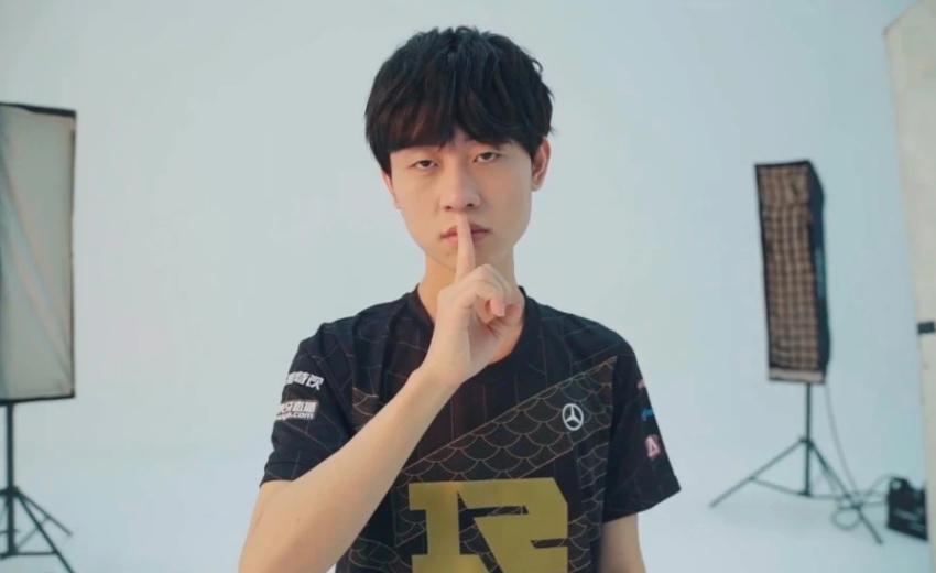 RNG小明因纪录片动怒，表达的意思被曲解，官方故意的？