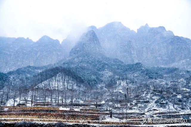 从免费到门票80，太行山下郭亮村，因何成为河南最热旅游村？
