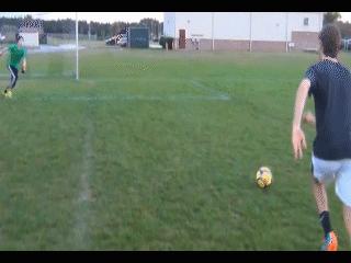 梅西弧线射门教学,梅西挑射教程