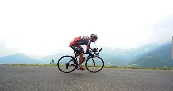 骑车怎么骑才能避免粗腿,骑车怎样正确用力不会粗腿