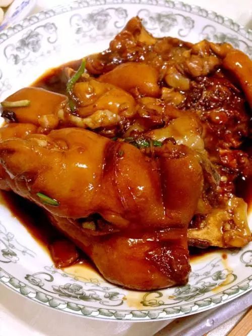 冰糖炒糖色好还是白糖炒糖色好,炒糖色用红糖好还是冰糖好