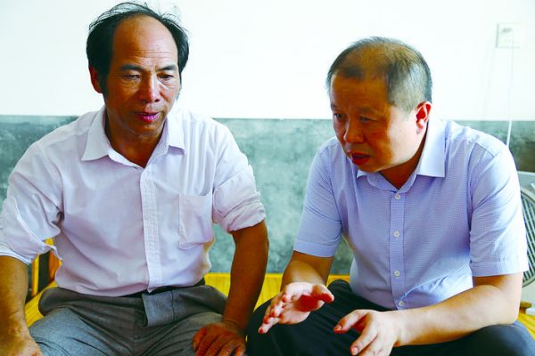 致敬扶贫路上的英雄完整版,湖南脱贫攻坚先进个人