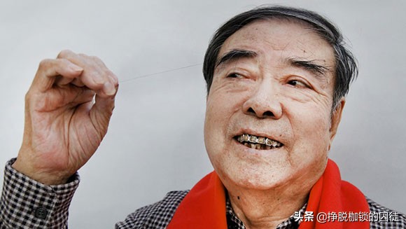 人为什么会长一根特别长的白眉毛,人长的眉毛与寿命有关吗