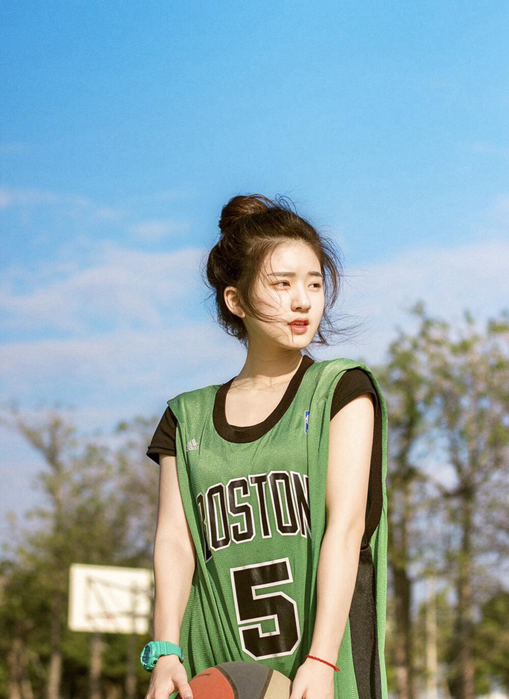 赵露思蓝色运动套装,赵露思蓝白条纹裤