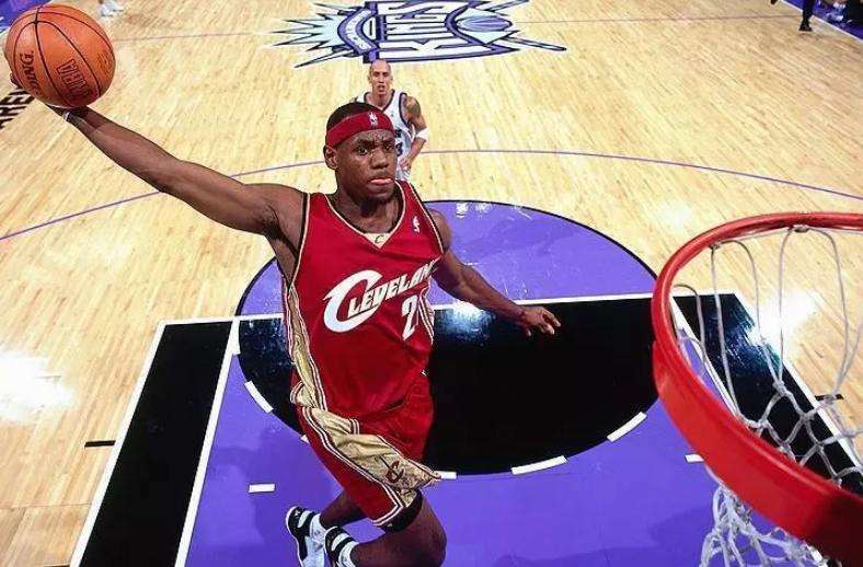 詹姆斯亲笔签名多少钱,詹姆斯150万美元