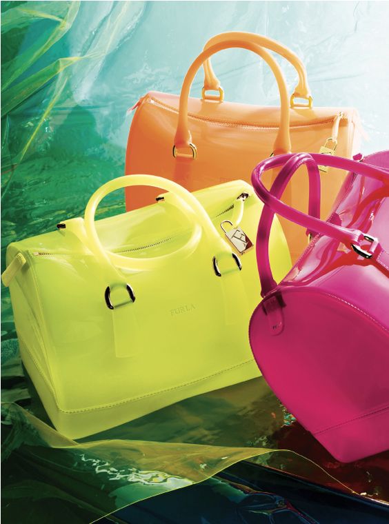 2000块钱左右的包包,2000左右可以买哪些大牌包包