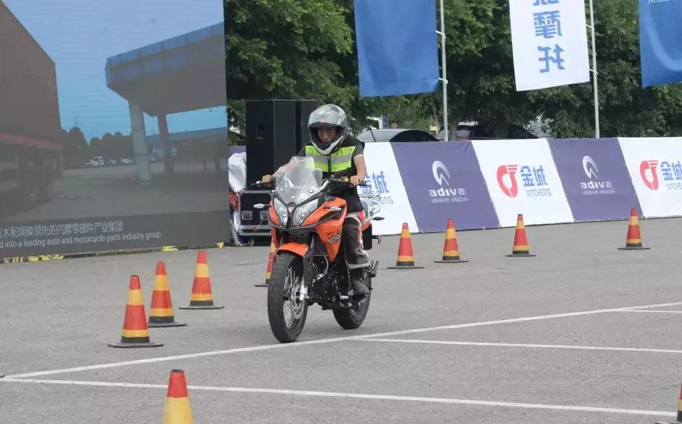 2.78万ADIVAAJ201欧系运动踏板首发！金城旗下多款车型试驾