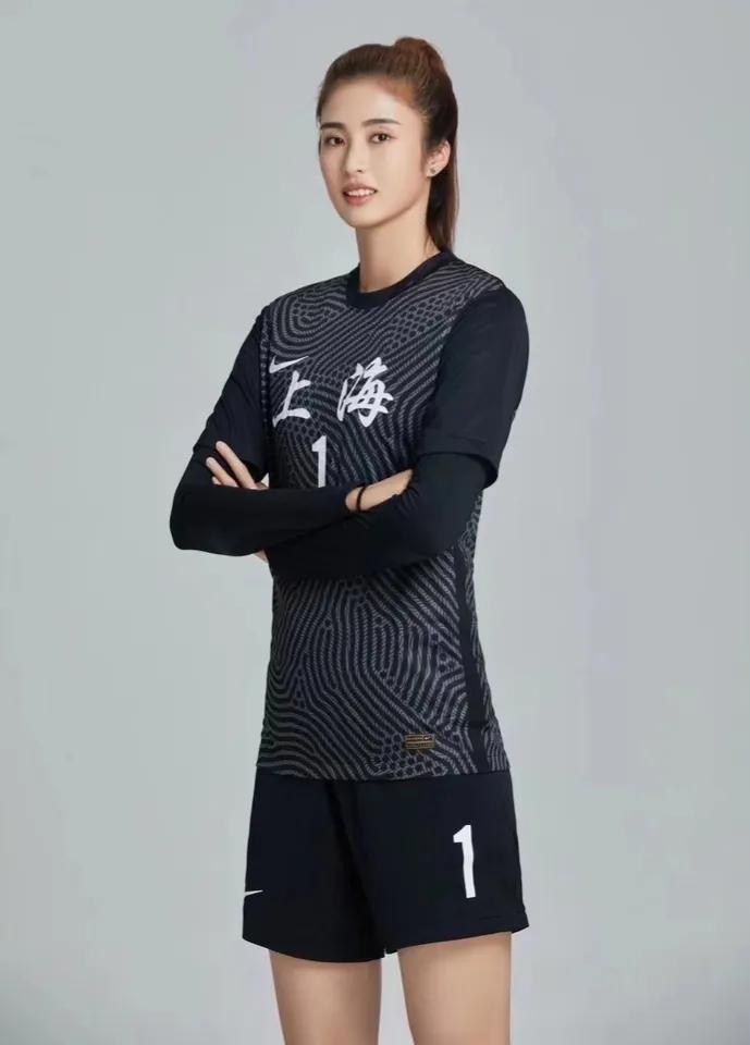 被誉为最美门将的赵丽娜,最美门将赵丽娜