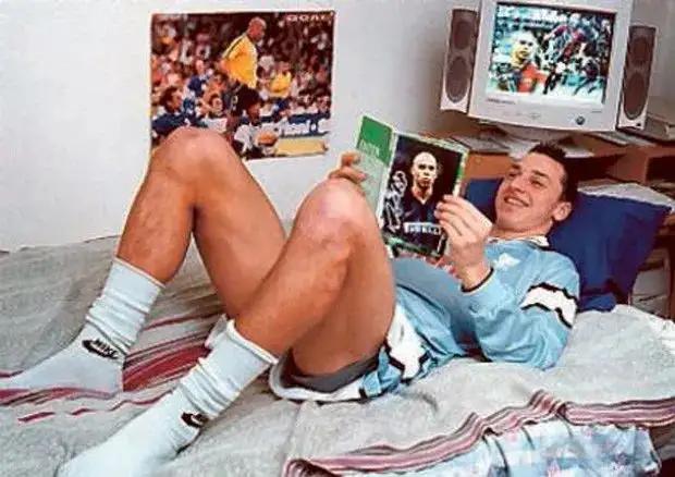 回顾外星人罗纳尔多足球经历,外星人踢球罗纳尔多