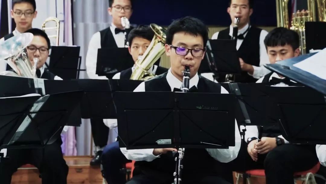 校园快闪歌曲完整版成都,快闪最感人的校园歌曲