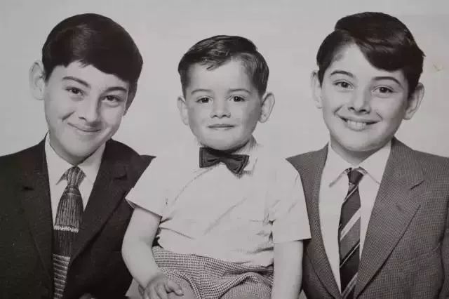 他蹲过120座监狱是最昂贵的囚犯，却因画画受到女生喜欢