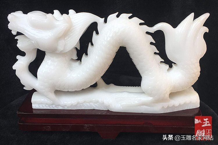 阿富汗玉和汉白玉摆件,阿富汗玉摆件有收藏价值吗