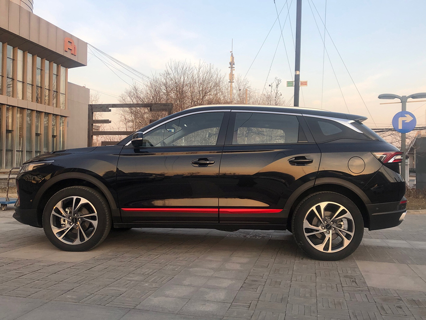 风神ax7pro,东风风神ax7pro银灰色