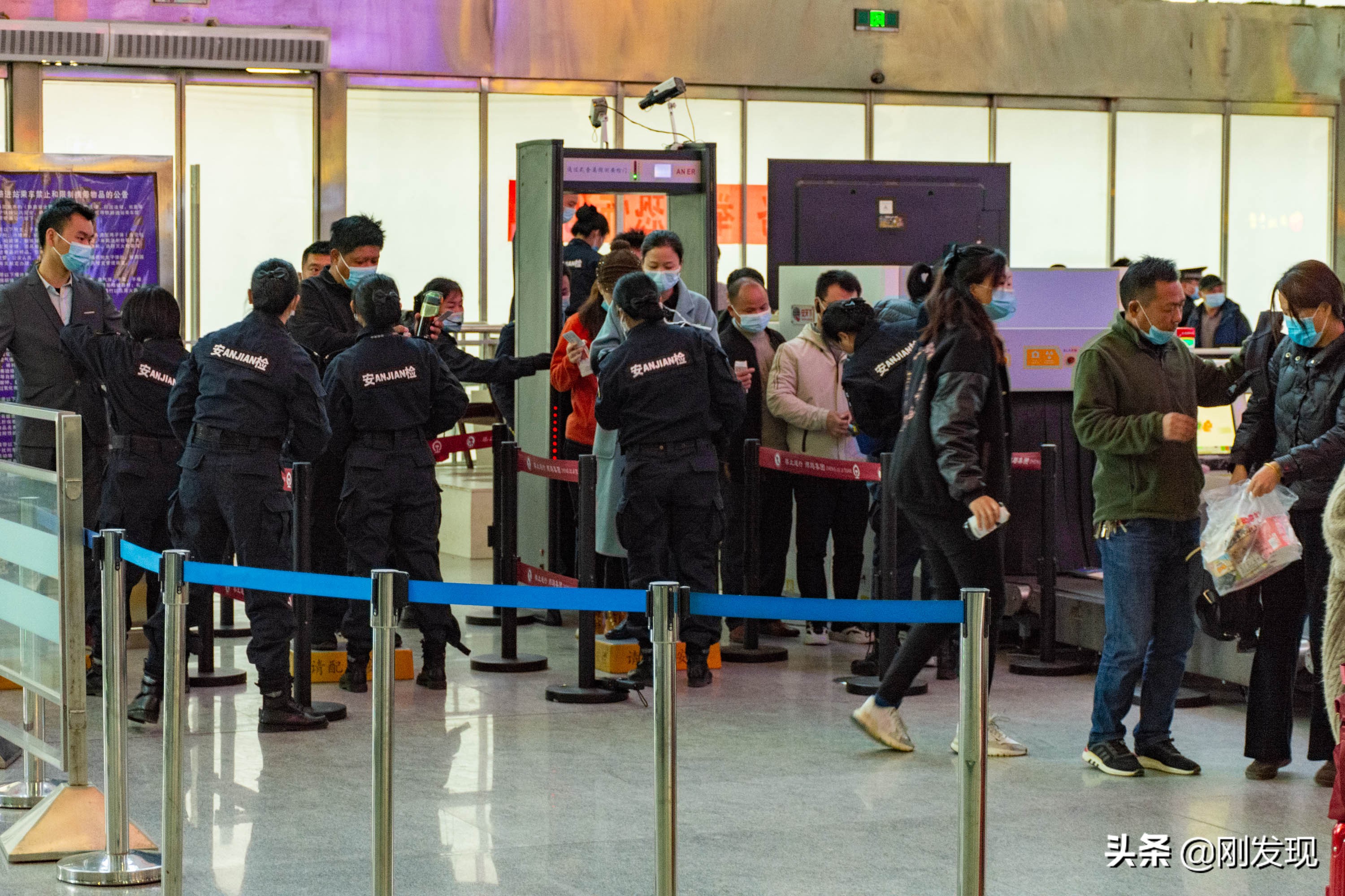 在高铁上抽烟对列车有什么影响,高铁车上抽烟多久不能再乘高铁