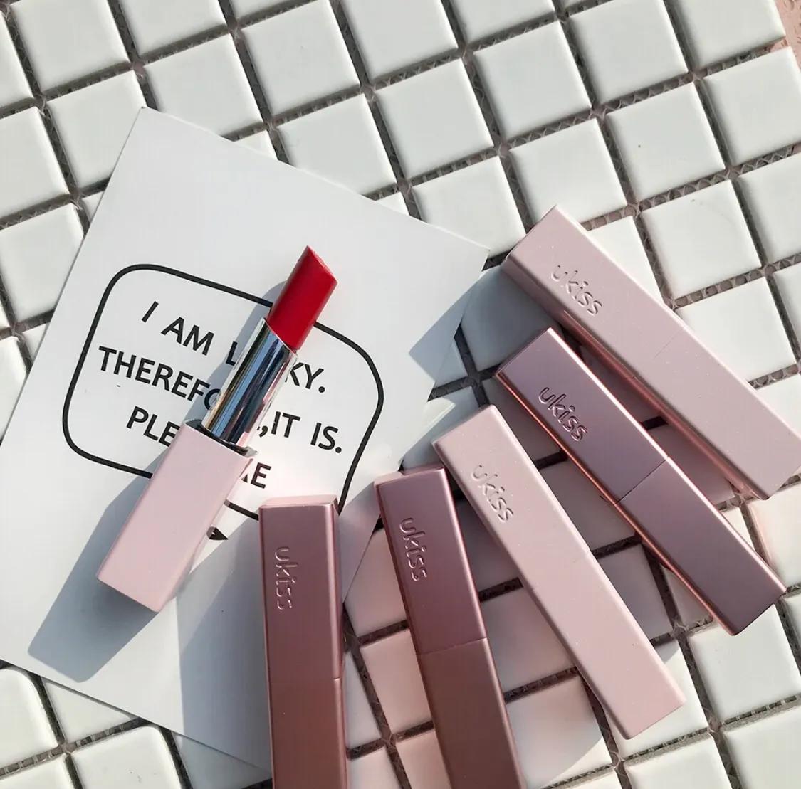 阿玛尼圣罗兰迪奥哪个口红好用呢 (阿玛尼的粉底最好迪奥的口红最好)