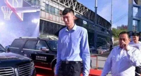 易建联座驾低调,易建联的限量版豪车是什么车