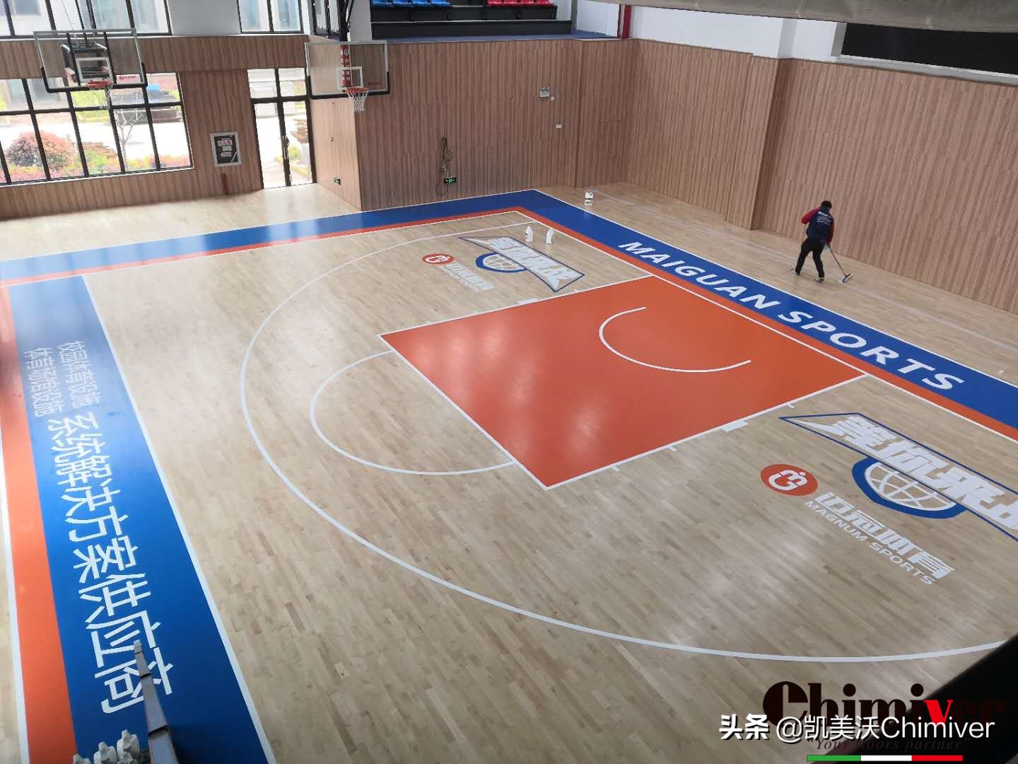 室内篮球场木地板翻新油性漆,篮球场木地板专用彩漆