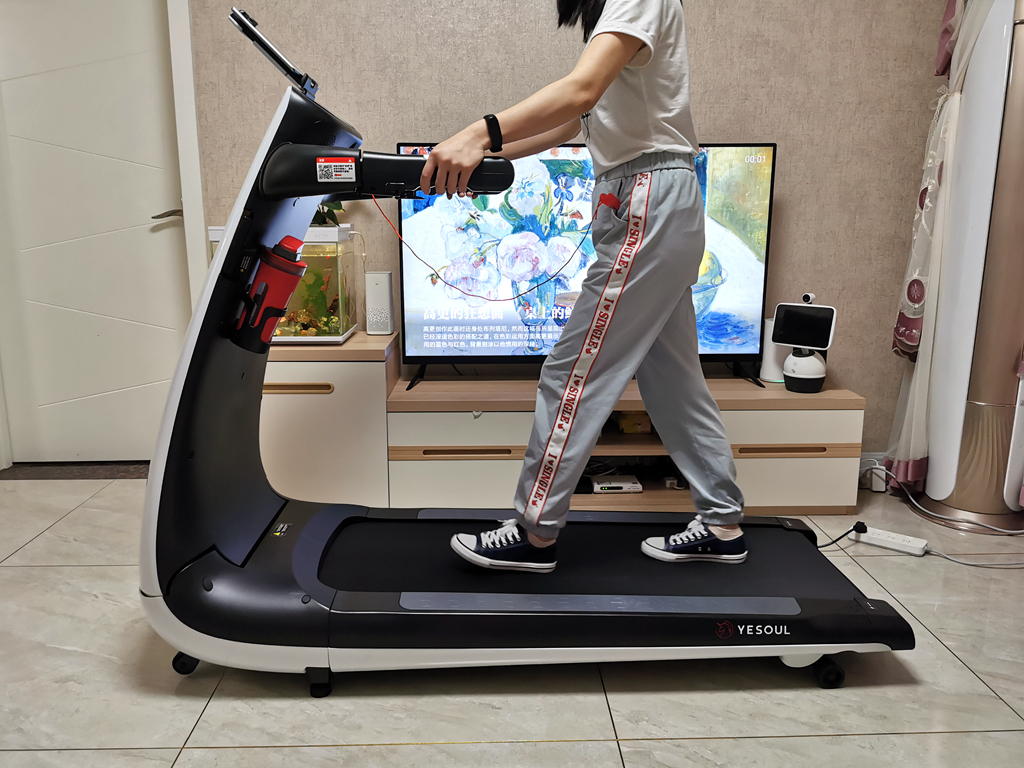 野小兽p30跑步机稳定性怎么样,野小兽折叠跑步机细节展示