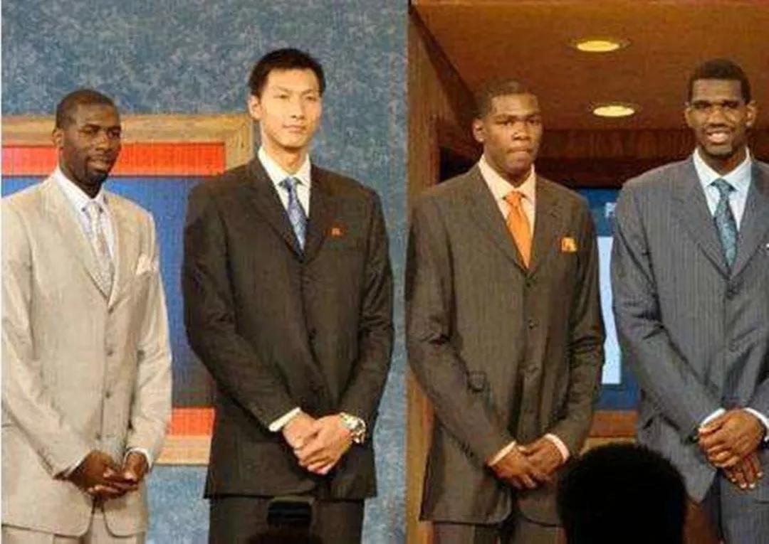 易建联(16年),顶天立地