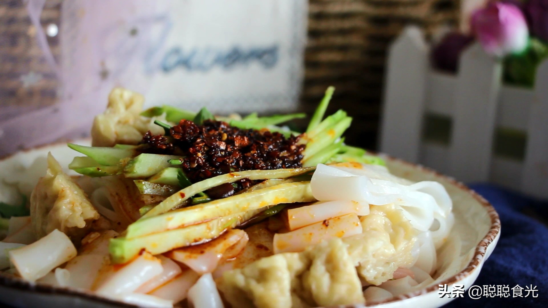 凉皮怎么做才有劲道不易断,凉皮做的不筋道还发粘怎么回事