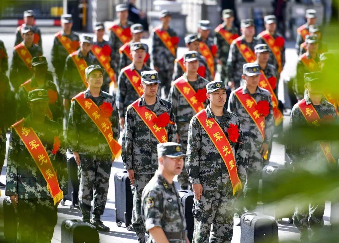 2021下半年征兵开始!大学生入伍可享哪些新政策,教育部给出说明