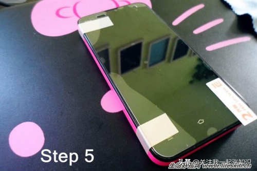 自己贴手机钢化贴膜的方法,手机贴膜白边液使用方法