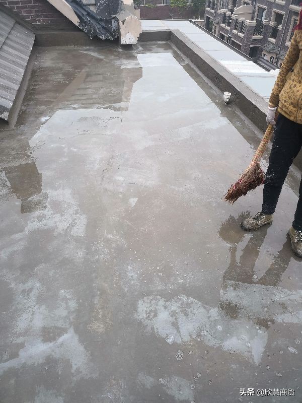 屋顶防水做完多长时间下雨没事,屋顶短期防水怎样最省钱