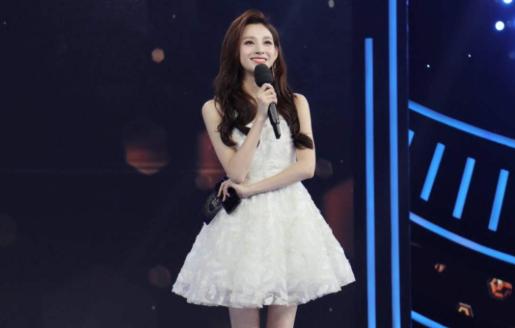 天下最美主持人,曾经主持过天下足球的主持人