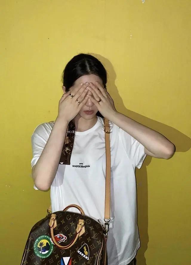 欧阳娜娜有多有钱,欧阳娜娜黑色系发带