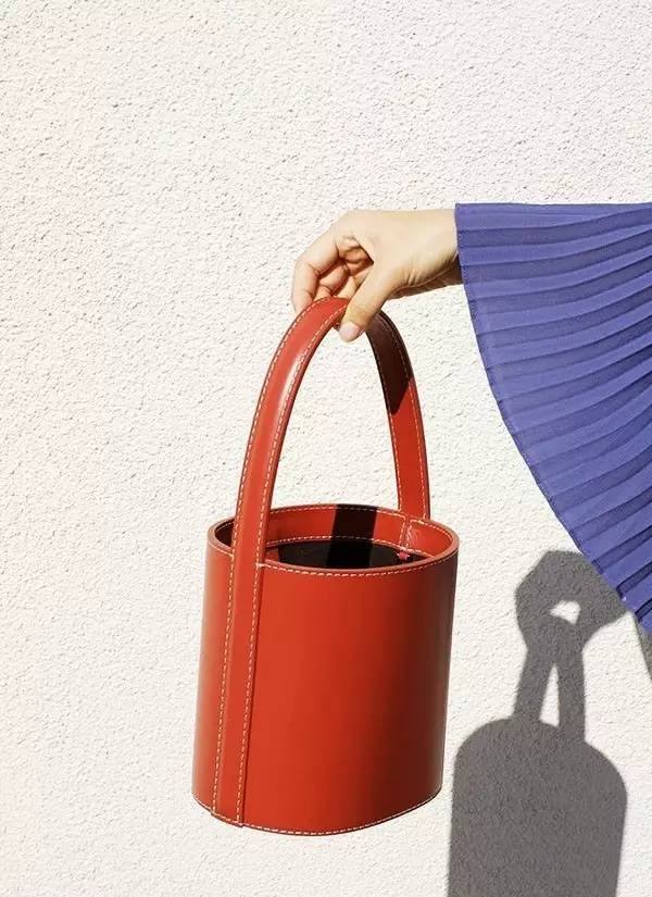 mk包和蔻驰哪个档次高,蔻驰mk必买十大经典包