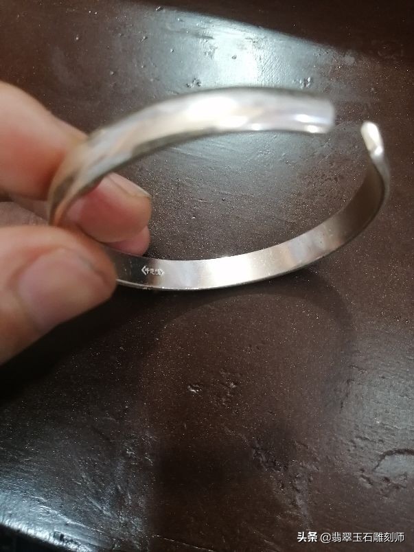 大学生暑假打工给爸妈买礼物,大学生打工赚钱给父母买礼物