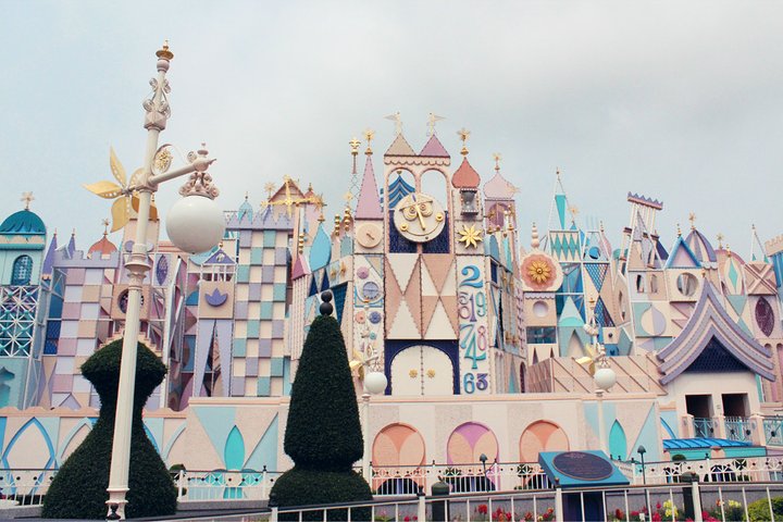 香港迪士尼vs上海迪士尼哪个便宜,香港迪士尼乐园和上海迪士尼乐园