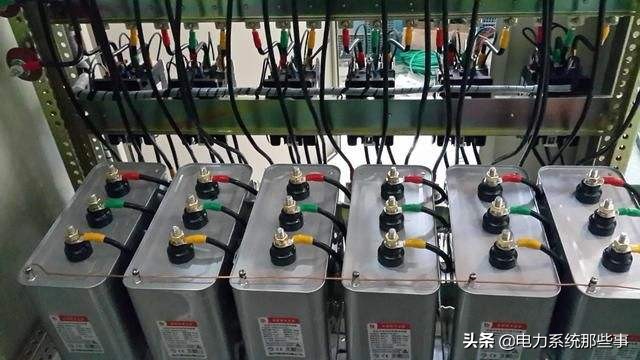 低压柜为什么储能才能送电,低压柜电容补偿柜的作用是什么