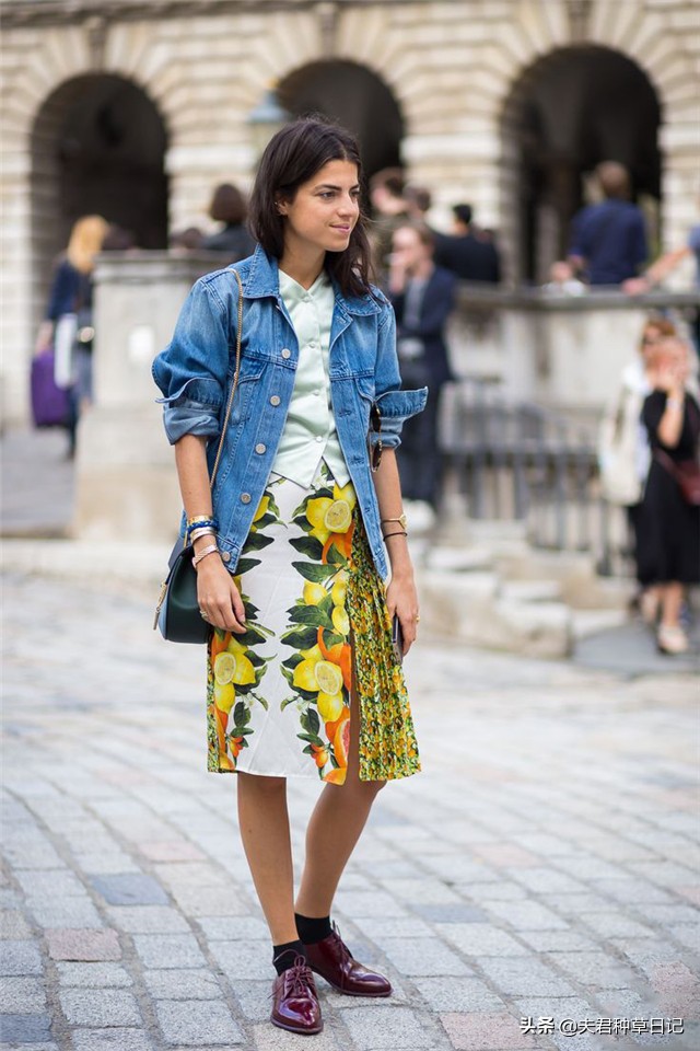 为啥好多女人都不穿高跟鞋了,适合现在穿的小白鞋