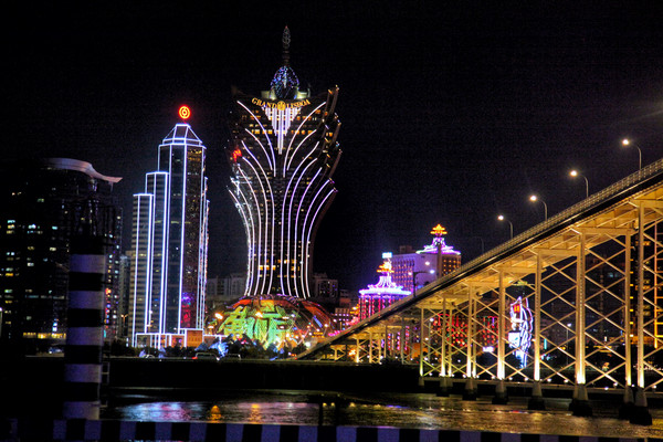 珠澳海湾夜游，看遍左手澳门右手珠海的繁华