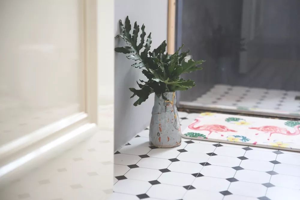 用水泥砌橱柜,用粘土做迷你橱柜