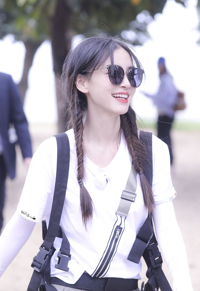 可爱显脸小披发发型,显脸小披发发型女2020流行发型