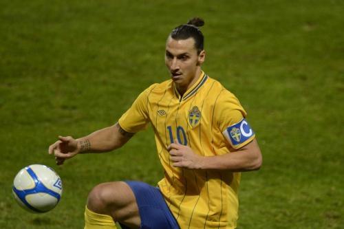 伊布阿德里亚诺配合,阿德里亚诺和伊布哪个天赋高