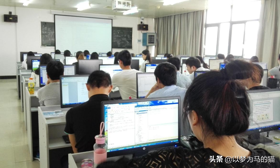 专科生最容易就业的十个专业推荐,2023年专科报考热度