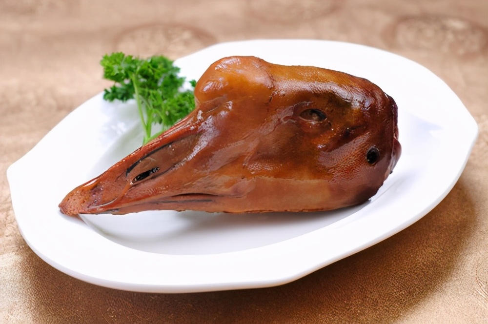 鹅、鹅、鹅，曲项向天歌，鹅头浮卤水，鹅掌躺干锅