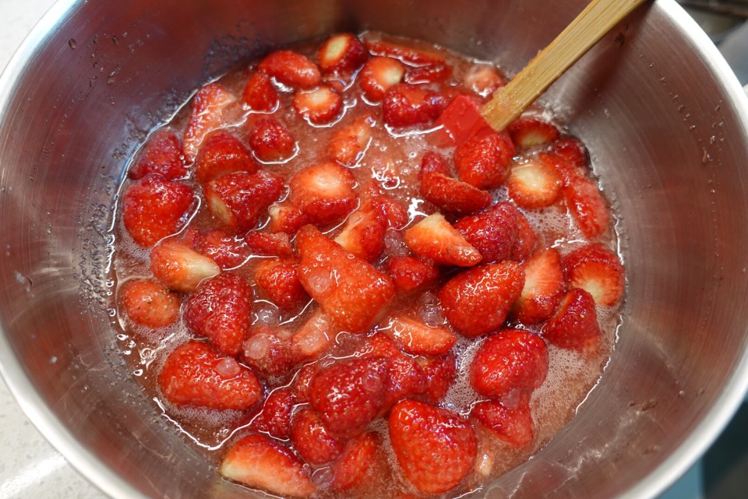 不添加防腐剂的草莓酱,在家做草莓酱儿童型