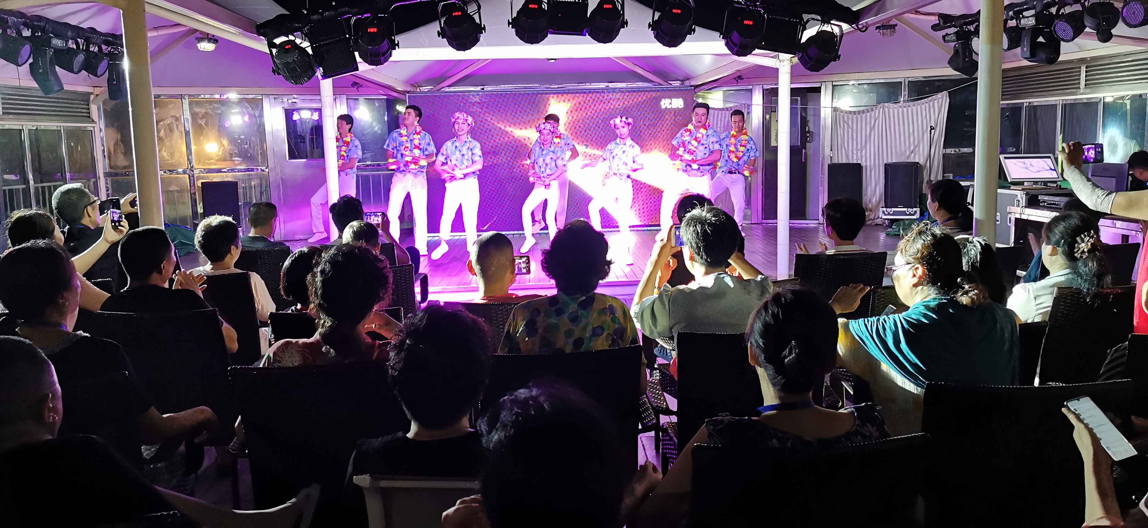 一半是海水一半是蓝天，这就是西沙群岛！我是登岛的第46066人