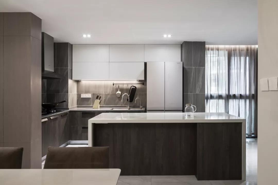 橱柜台面用钢化玻璃材质好吗,不锈钢橱柜台面材质多厚比较好