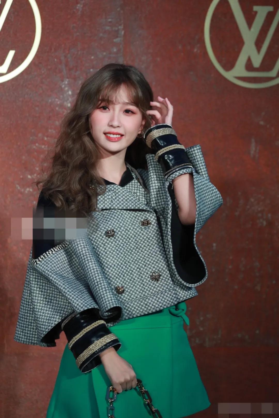 lv短袖金晨,杨采钰金晨刘亦菲宋祖德