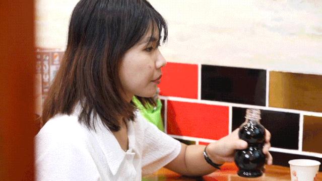 把整颗人参怼进龟苓膏里！论养生，还是深圳人厉害