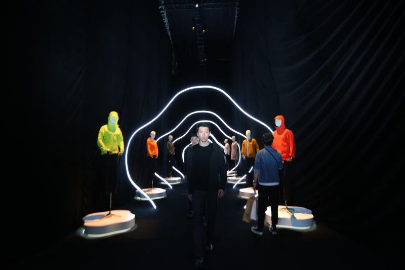 始祖鸟服装1019发布会,始祖鸟白色走秀