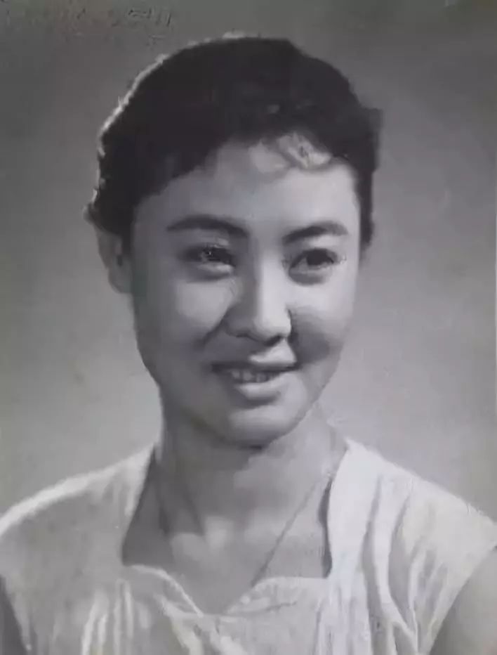 郭兰英哭了现场视频,郭兰英的三哭殿全场